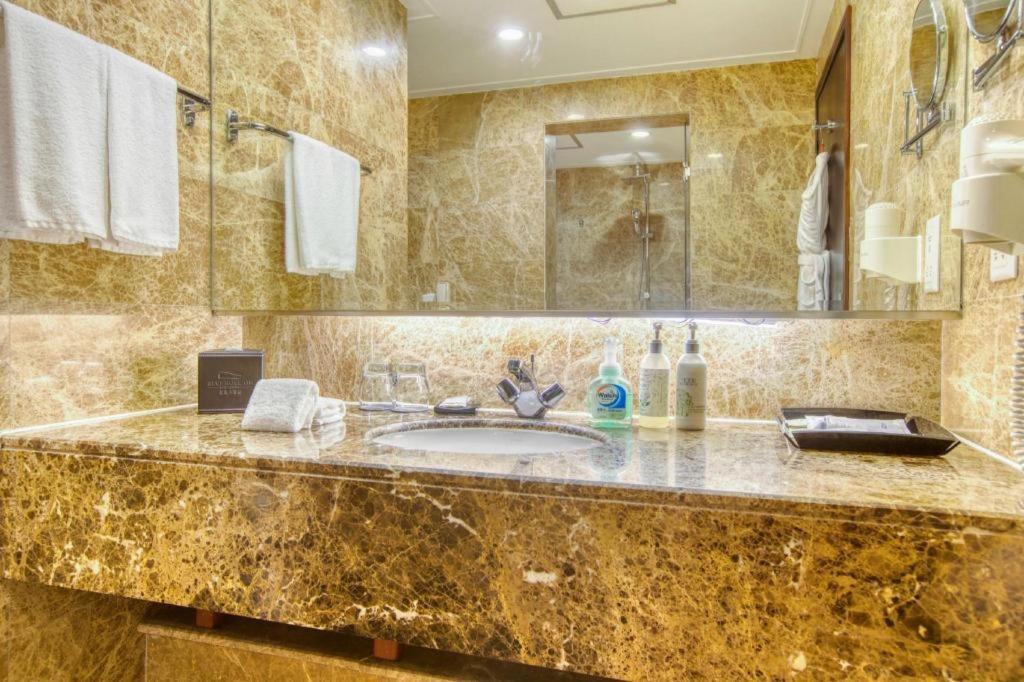 Qingdao Blue Horizon Hotel Laoshan Exterior foto
